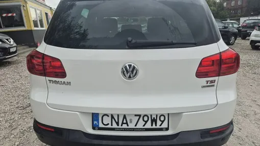 VOLKSWAGEN Tiguan -
