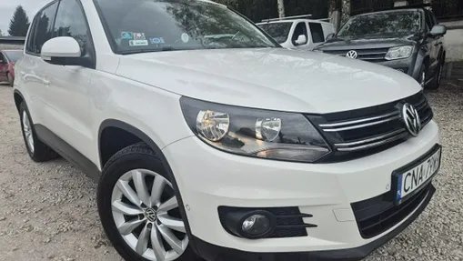 VOLKSWAGEN Tiguan -