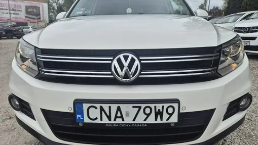 VOLKSWAGEN Tiguan -