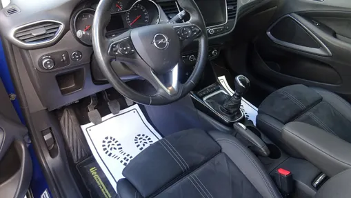 OPEL Crossland X -