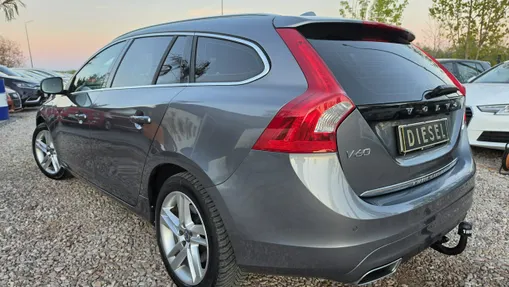 VOLVO V60 -