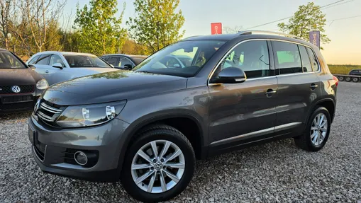 VOLKSWAGEN Tiguan -