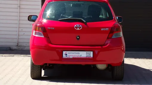 TOYOTA Yaris -