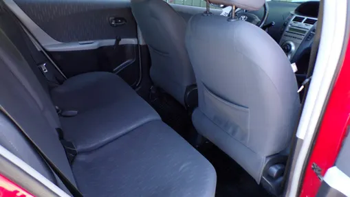 TOYOTA Yaris -