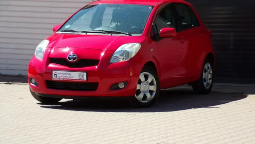 TOYOTA Yaris -