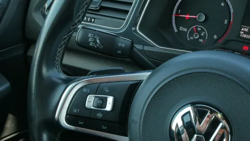 VOLKSWAGEN T-ROC -