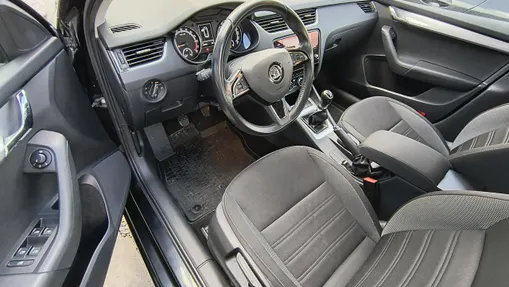 SKODA Octavia -