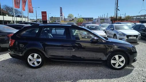 SKODA Octavia -