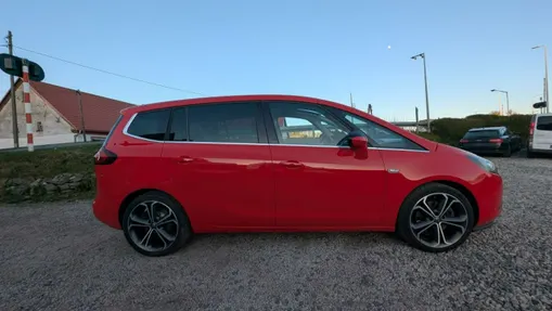 OPEL Zafira -