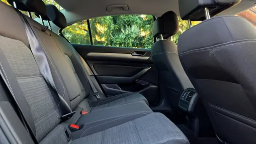 VOLKSWAGEN Passat -