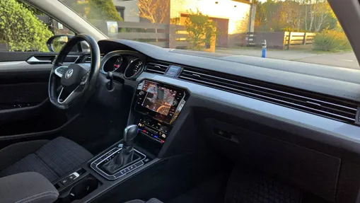 VOLKSWAGEN Passat -