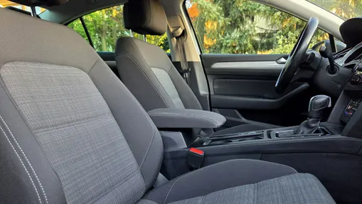 VOLKSWAGEN Passat -