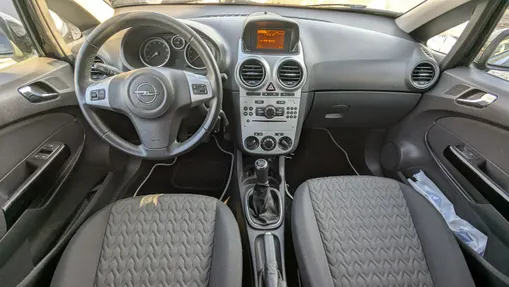 OPEL Corsa -