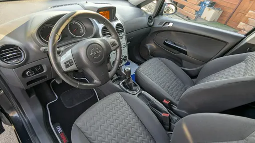 OPEL Corsa -