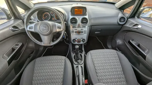 OPEL Corsa -