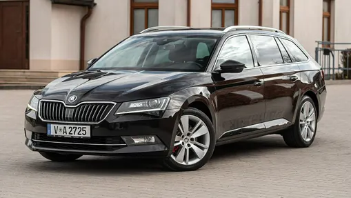 SKODA Superb -