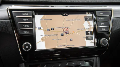 SKODA Superb -