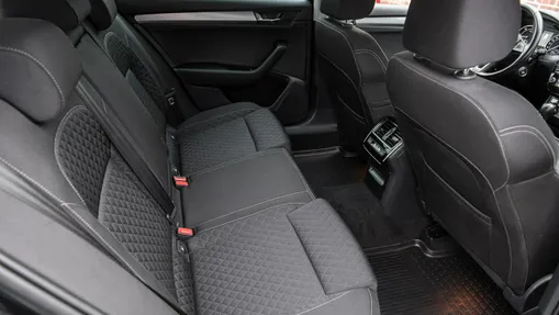 SKODA Superb -