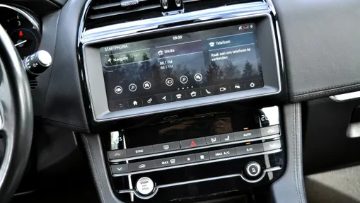 JAGUAR F-Pace -