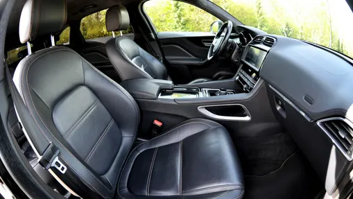 JAGUAR F-Pace -