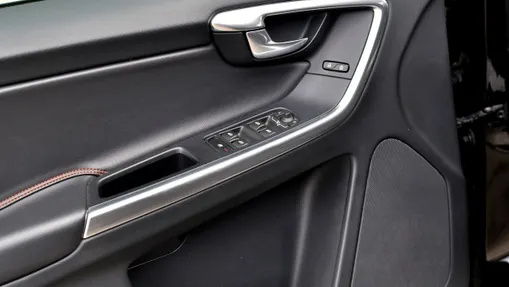 VOLVO XC60 -