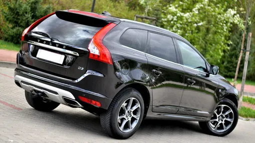 VOLVO XC60 -