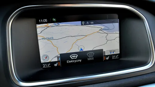 VOLVO V40 -