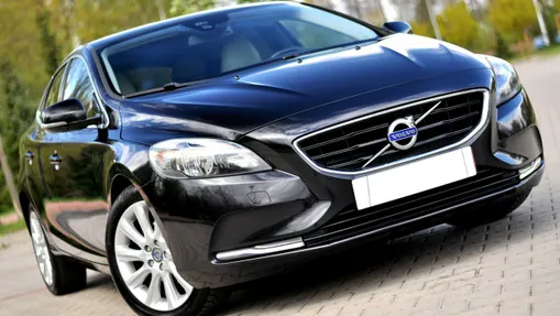 VOLVO V40 -