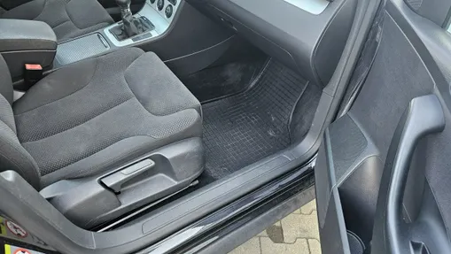 VOLKSWAGEN Passat -