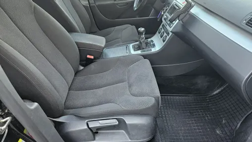 VOLKSWAGEN Passat -