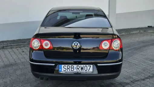 VOLKSWAGEN Passat -
