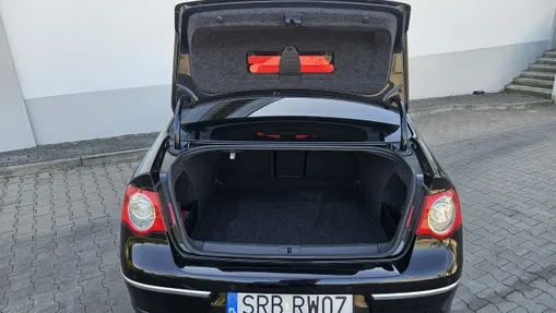 VOLKSWAGEN Passat -