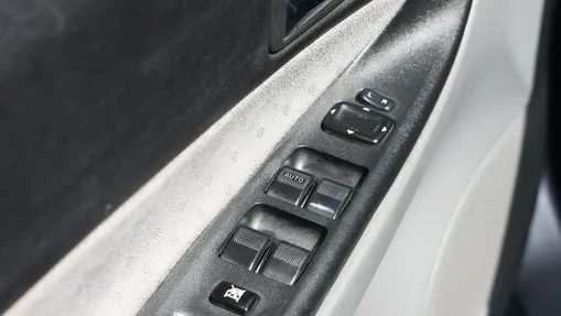 MAZDA 6 -