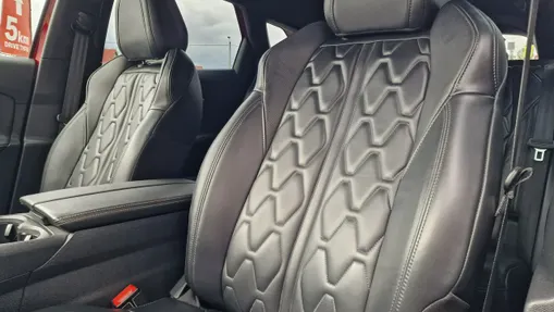 PEUGEOT 3008 -