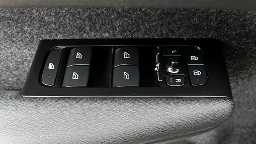VOLVO XC40 -