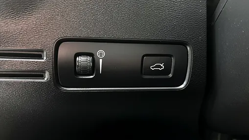 VOLVO XC40 -