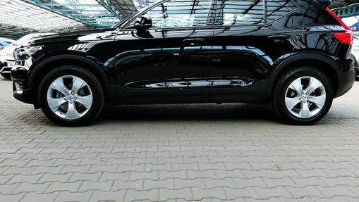 VOLVO XC40 -