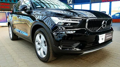 VOLVO XC40 -