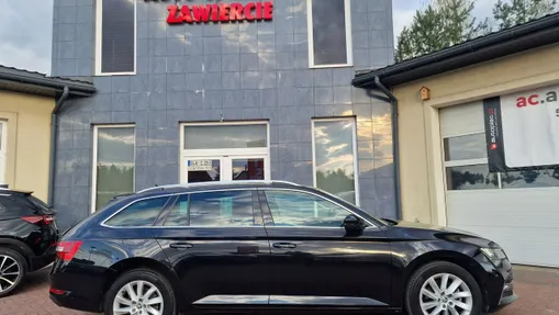 SKODA Superb -