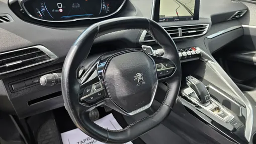 PEUGEOT 3008 -