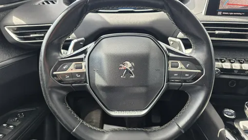 PEUGEOT 3008 -
