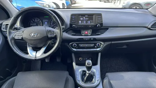HYUNDAI i30 -
