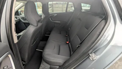 VOLVO V60 -