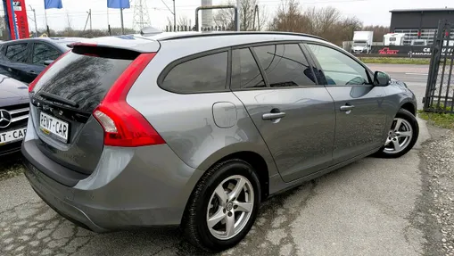 VOLVO V60 -