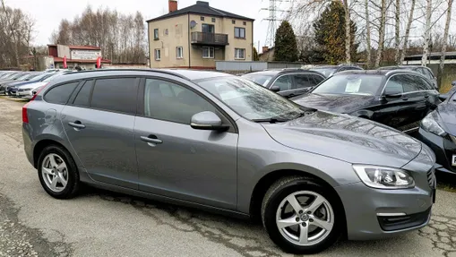 VOLVO V60 -