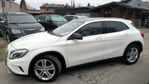 MERCEDES-BENZ GLA -