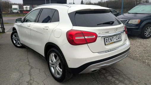 MERCEDES-BENZ GLA -
