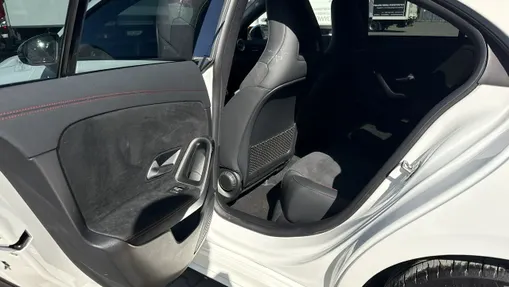 MERCEDES-BENZ CLA -