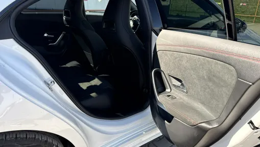 MERCEDES-BENZ CLA -