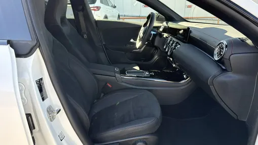 MERCEDES-BENZ CLA -